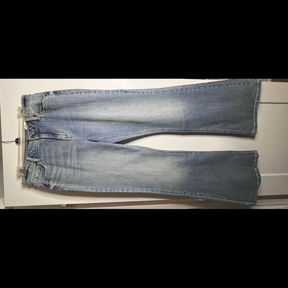 Wide-Legged Jeans